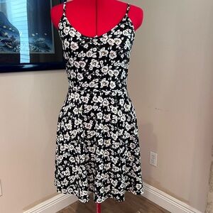 Acevog Black and White Spaghetti Strap Sundress